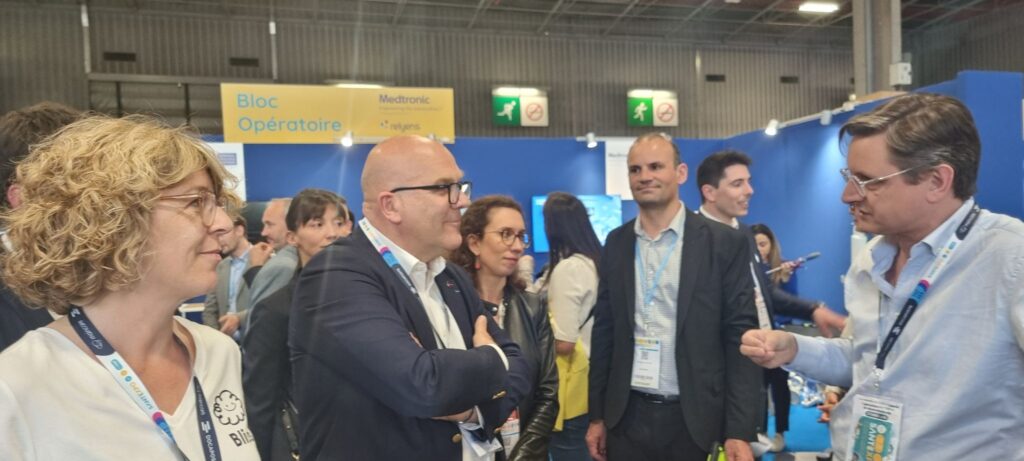 Bruno Bonnell, Lise Alter et Sébastien Valentini lors du second jour de Santexpo 2023